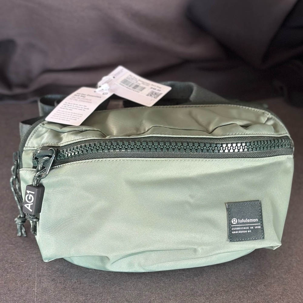 NWT Lululemon All Day Essentials Belt Bag